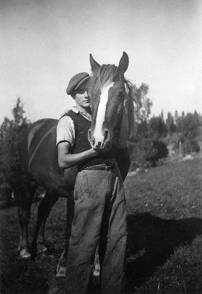 Fil:Karl med hästen.jpg